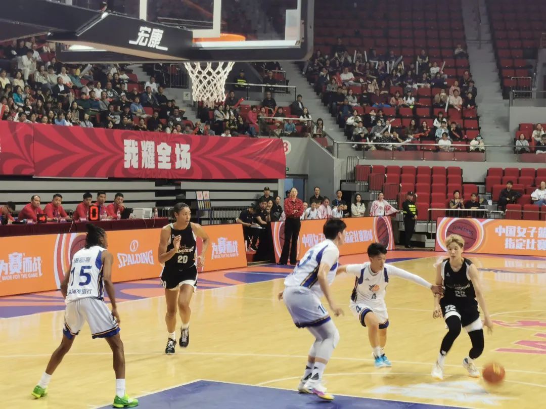 wcba激战继续上海女篮主场不敌广东女篮