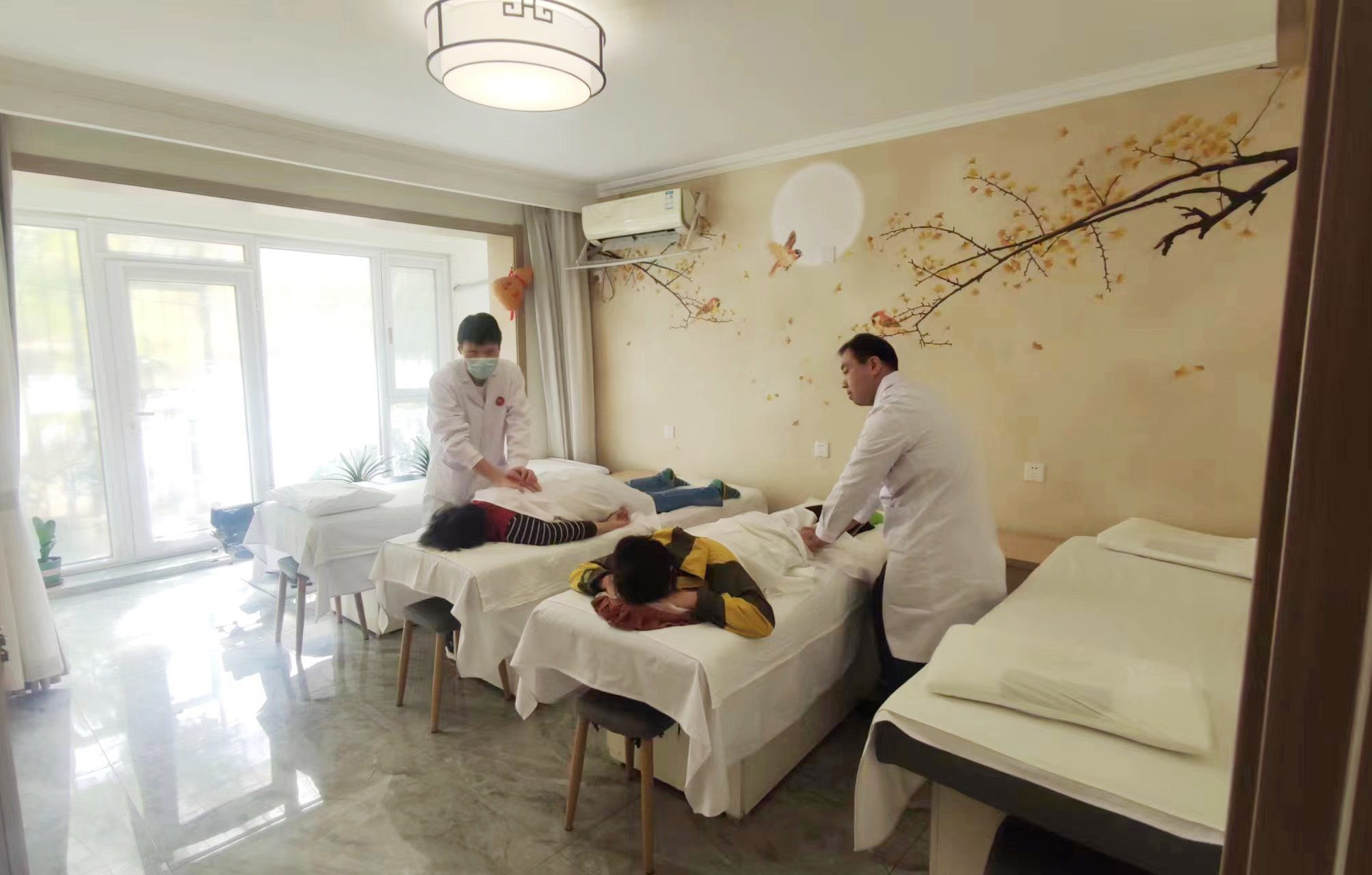 青岛向首批9家盲人按摩齐鲁手创61青岛示范店授牌