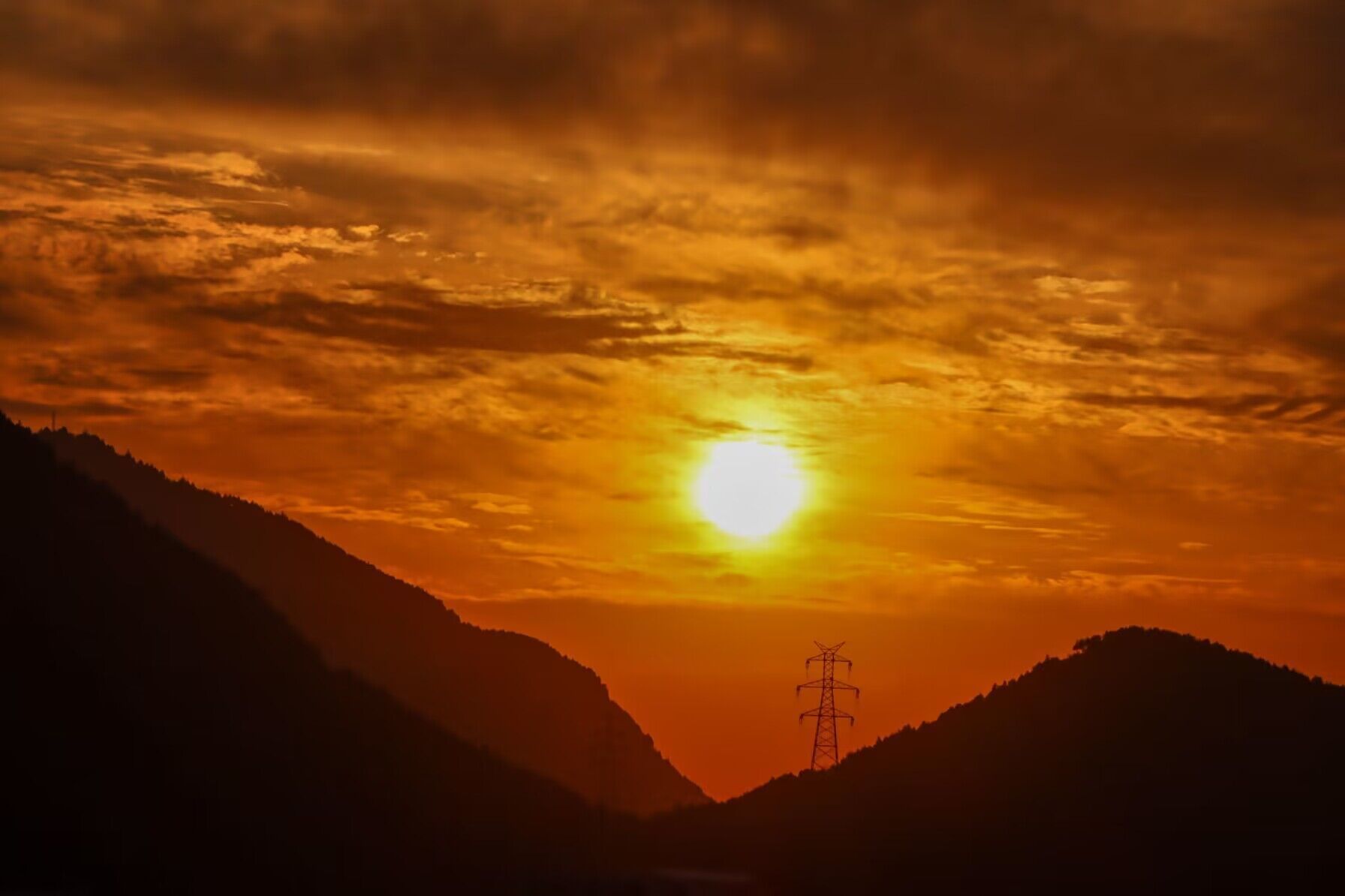 组图丨夕阳山外山