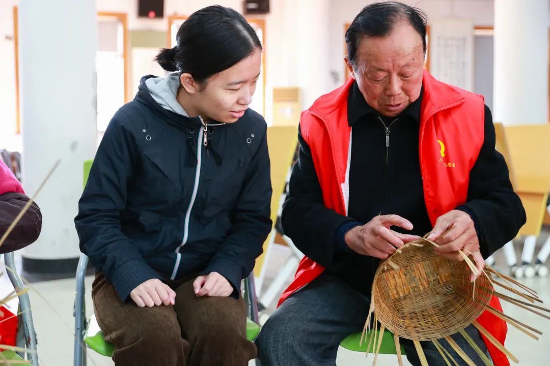 竹条在指尖跳动,一起来感受松江这门老手艺