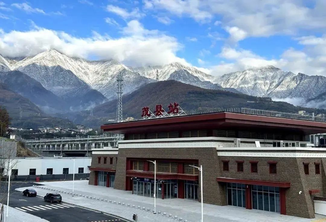 三星堆站首次亮相