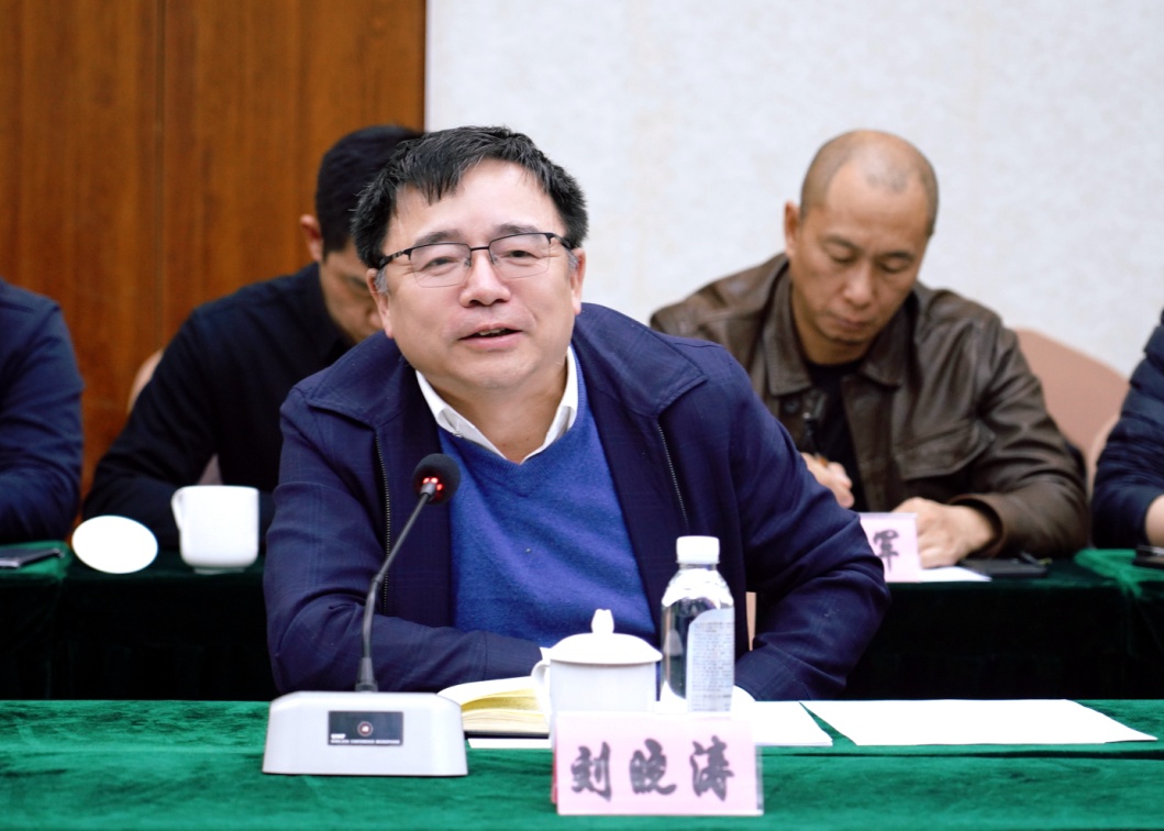 市生态环境保护督察办公室副主任,市生态环境局党组书记唐家富慰问上