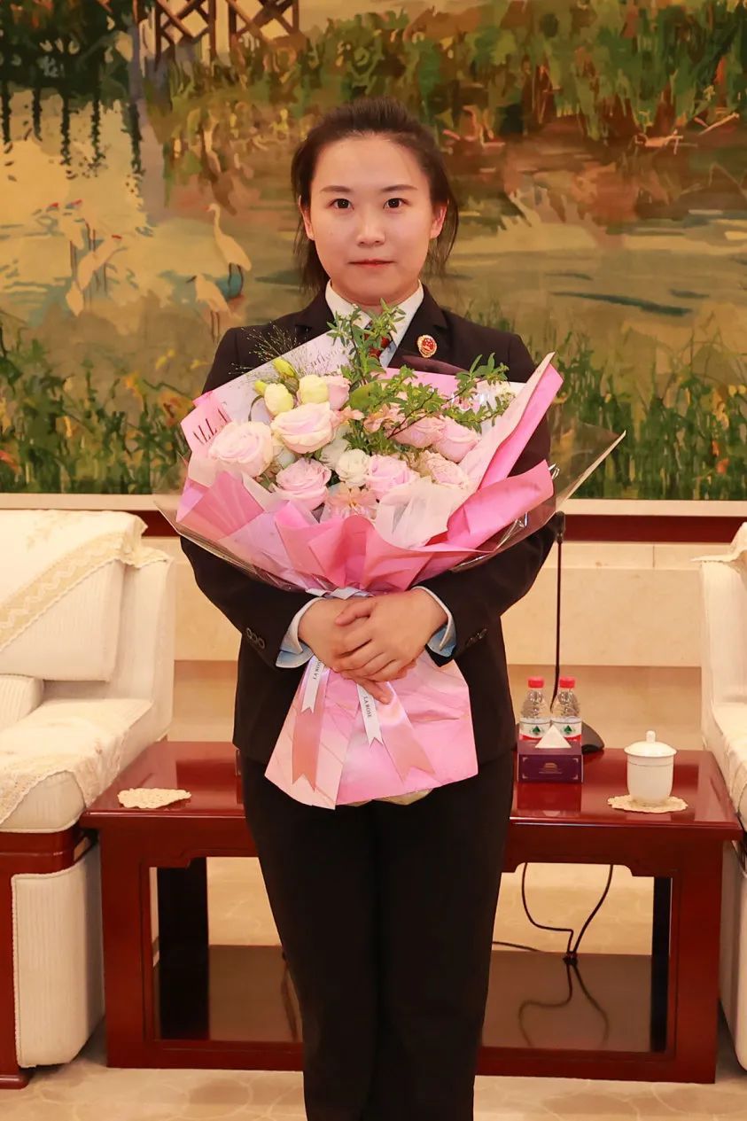 上海市人民检察院党组成员,副检察长刘晶会见参赛选手