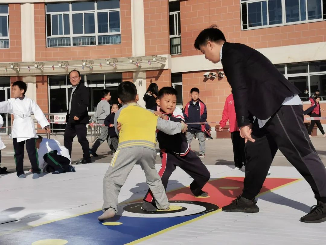 劍術,自選太極拳,自選器械,有初中組的自選拳術,自選器械,少年連環拳