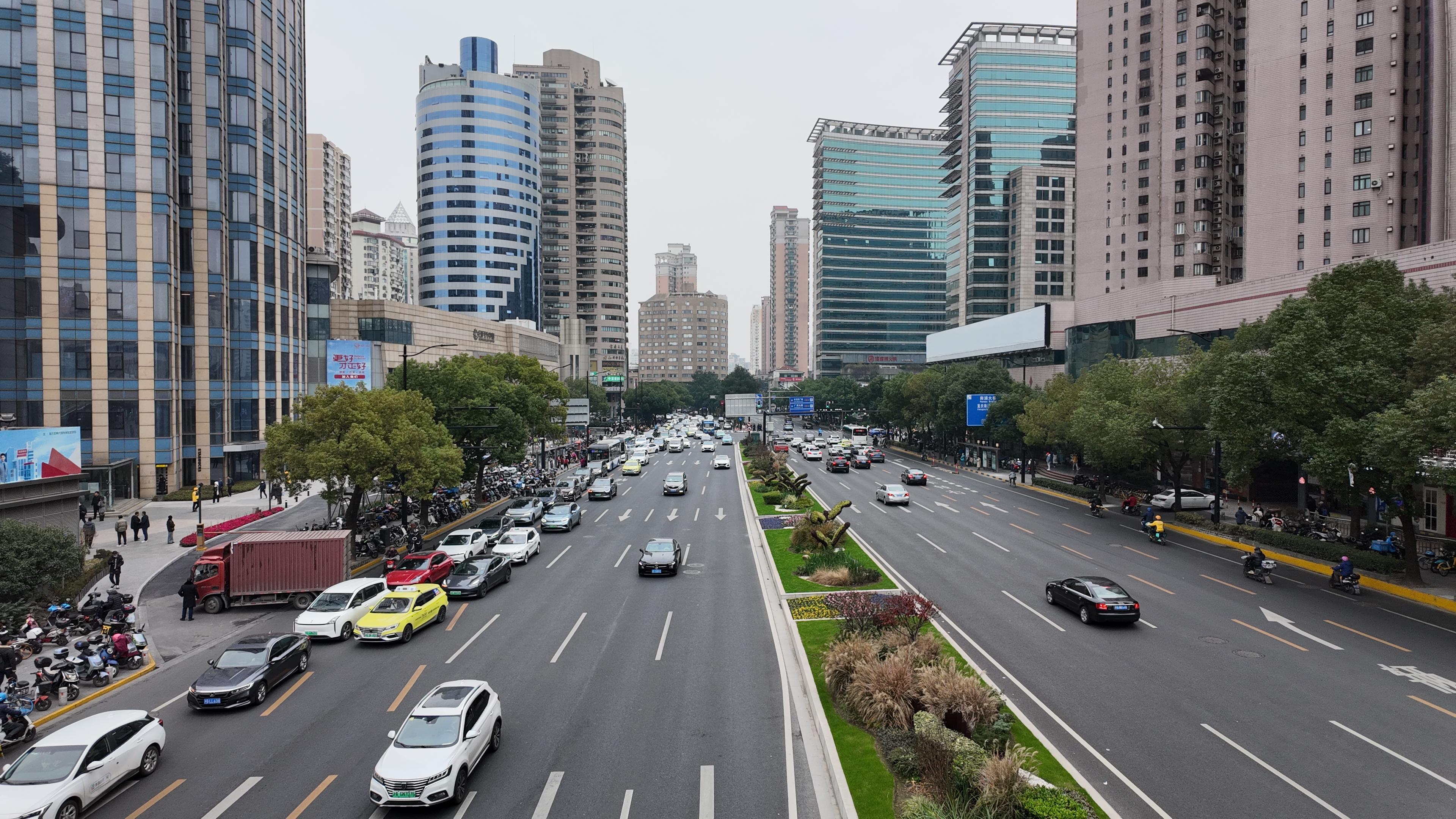 明天最高气温21 ℃