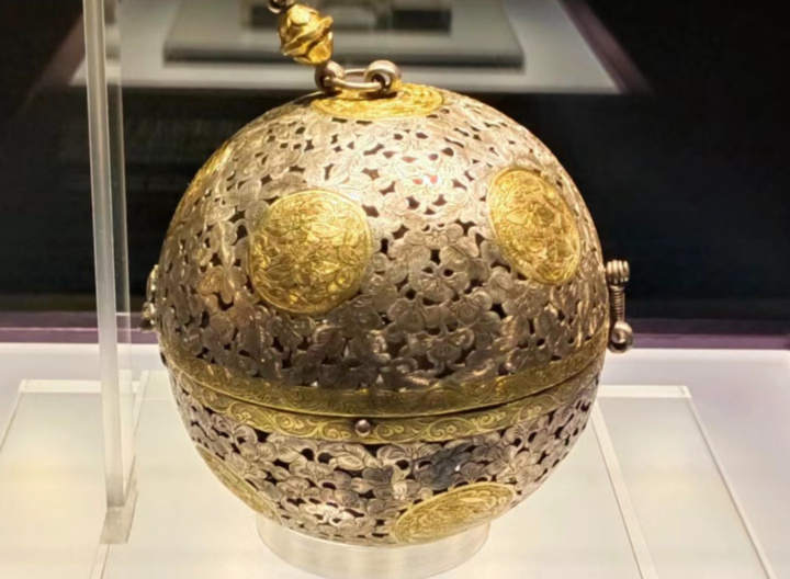 1000多年前法门寺地宫文物大唐宝藏来南京了