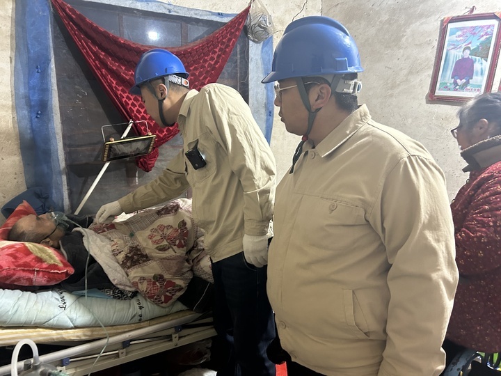 供氧机怎么用赞！老人供氧机断电生命垂危，电工“手搓”充电桩续上氧气_https://www.jmylbn.com_新闻资讯_第2张