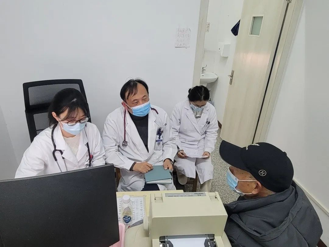 【新闻】“看诊+上课”同步,同济医院新开全科教学门诊有何特别?