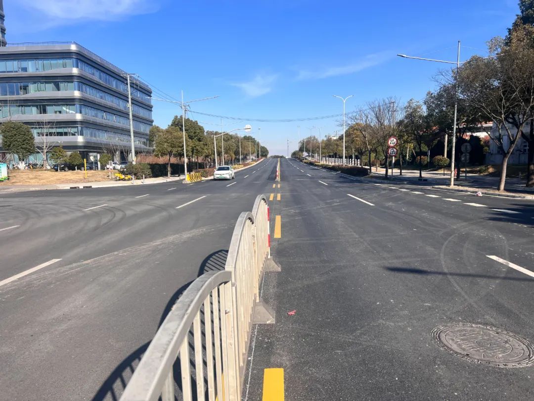 通车!这条路,大修完工!还新增了一个公交站台