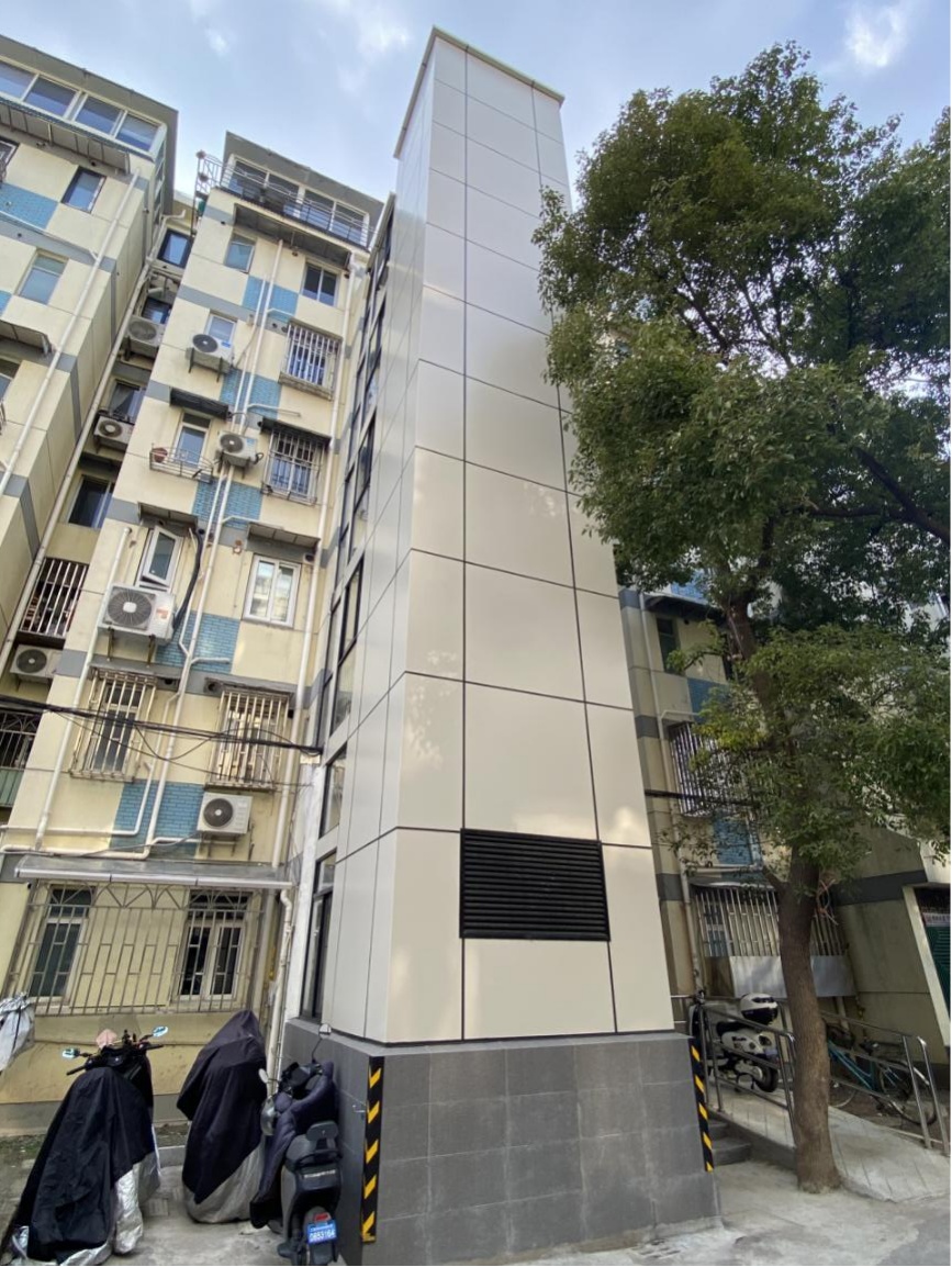 老小区加装电梯开通亲朋好友可以乘电梯拜年啦