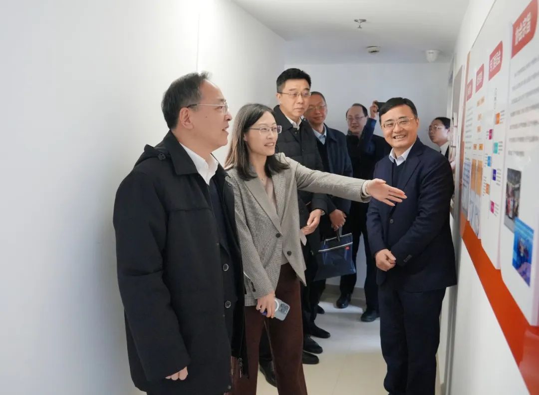 市知识产权局副局长余晨,卫岚参加调研.