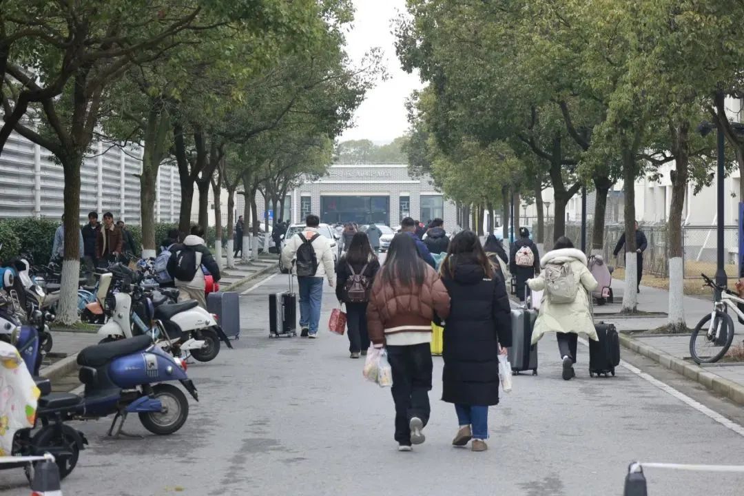 高校开学季来看校园与学子的双向奔赴