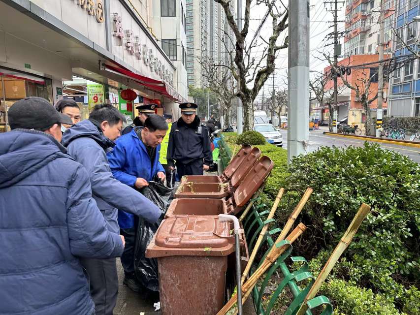 江寧路街道開展菜市場垃圾分類執法檢查