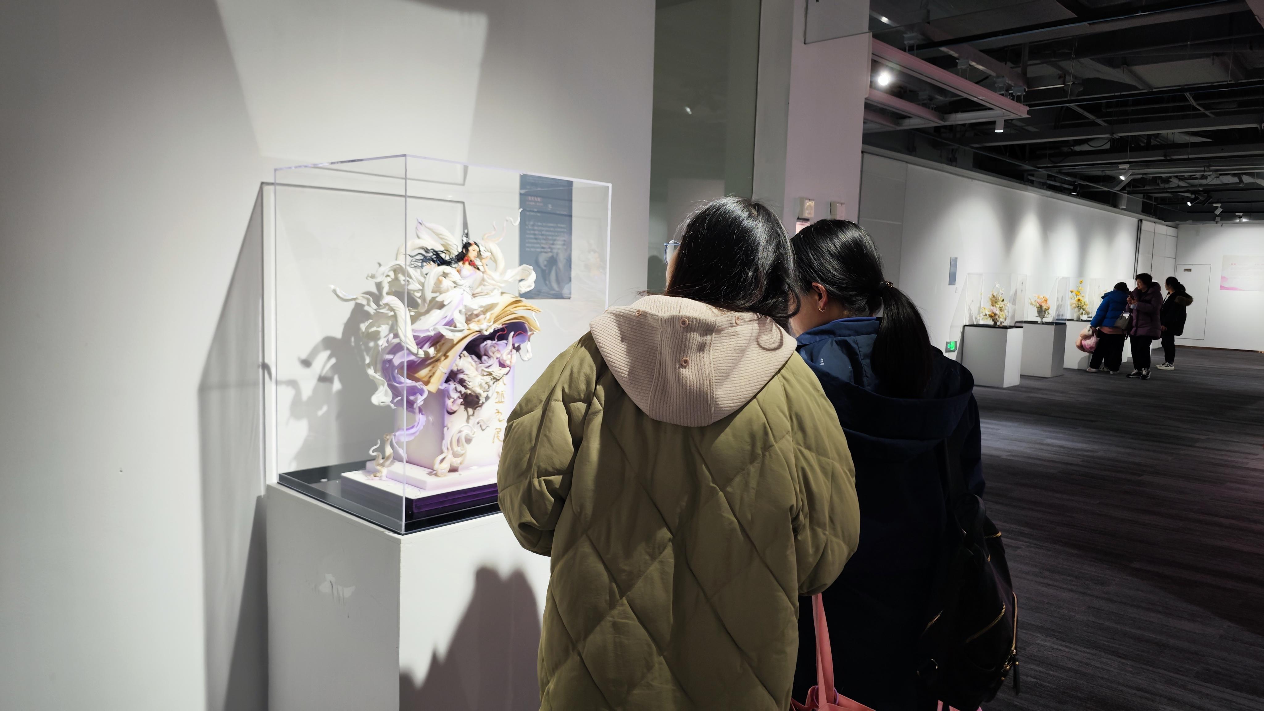 这款名为《大梦敦煌之九色鹿》的作品是此