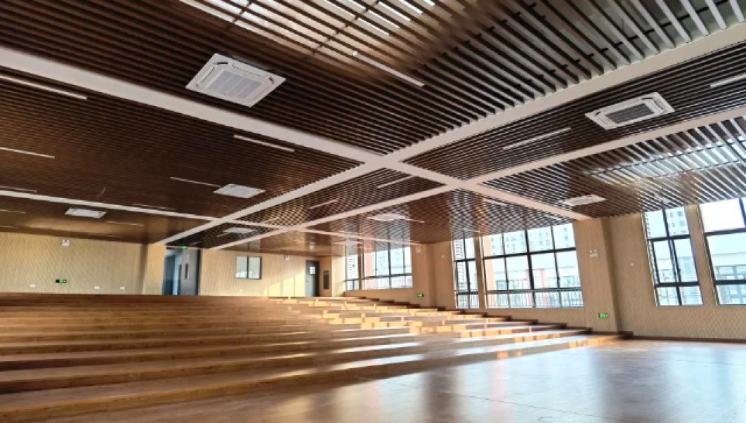 实景图外高桥新市镇g03-10地块配套初中项目,东至