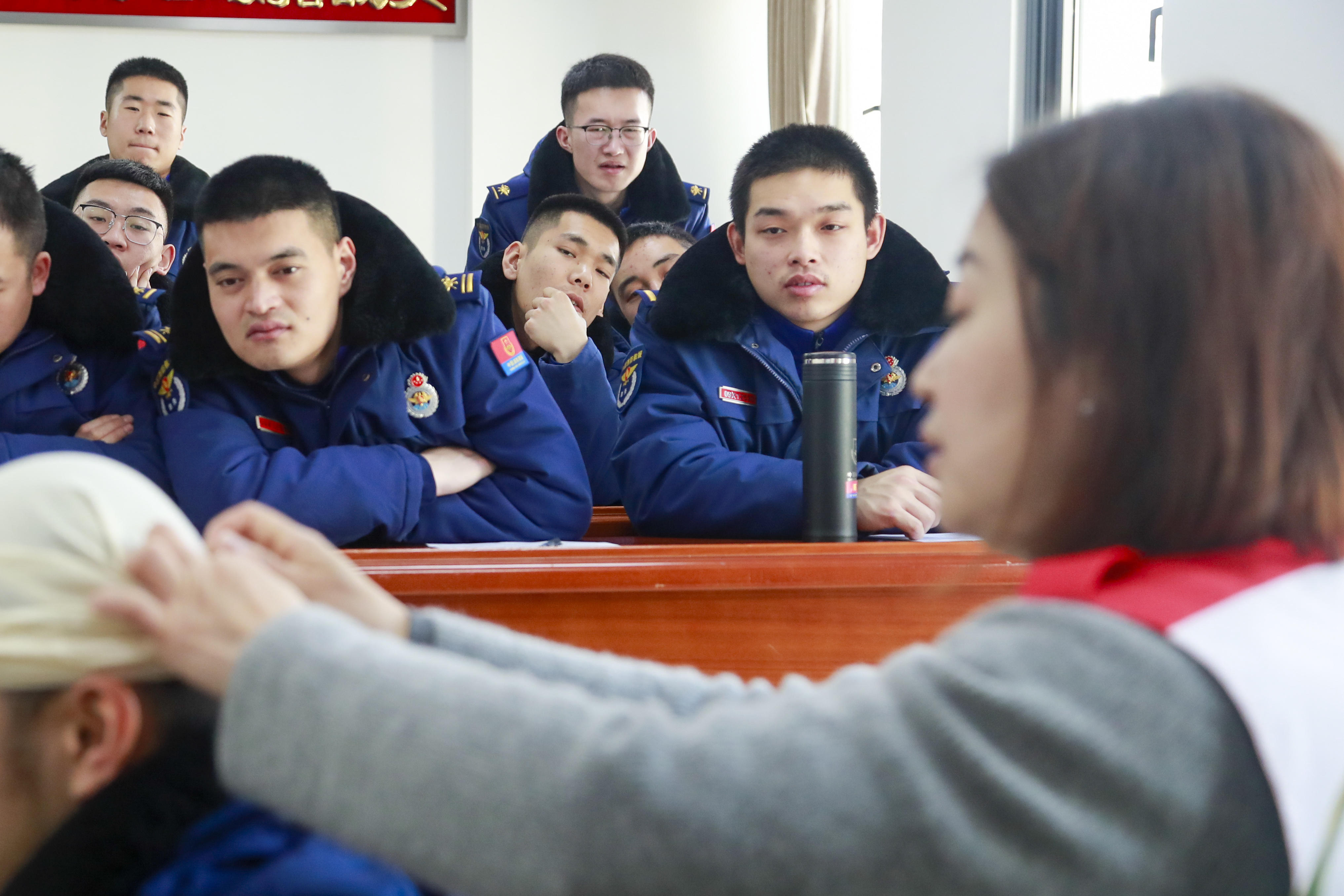 "救"在身边,他们为消防队员开展急救培训