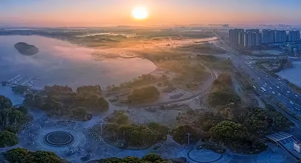 常熟站:南湖湿地园南湖湿地公园位于常熟市西南部,湖面2.