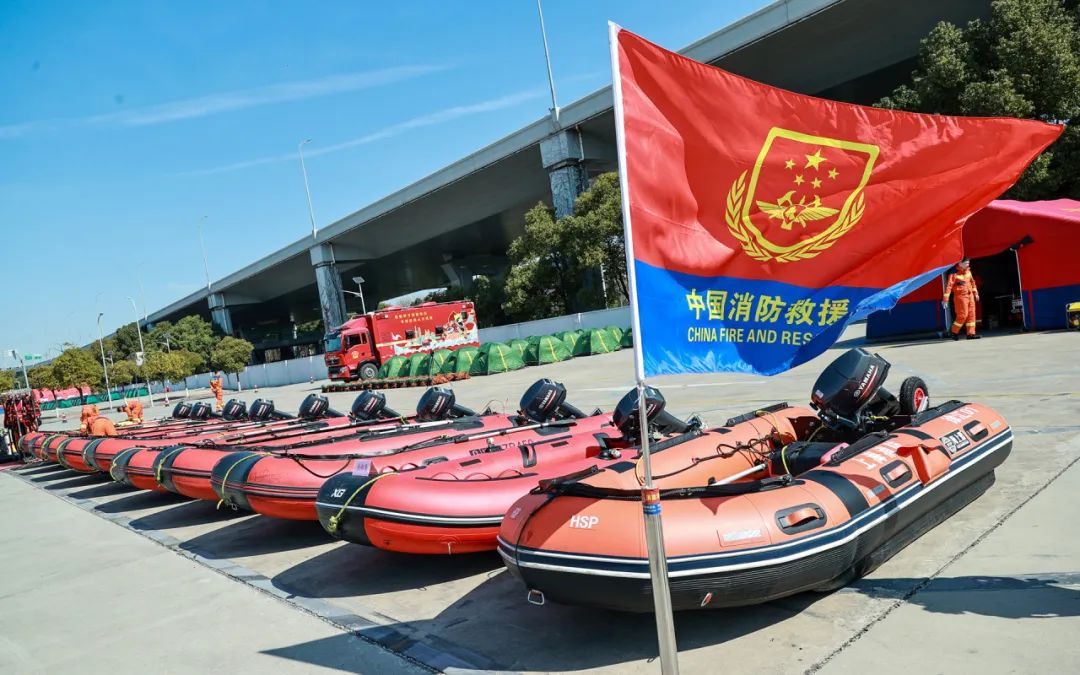 防汛备汛工作上海市消防救援总队组织开展跨区域抗洪抢险无预案拉动