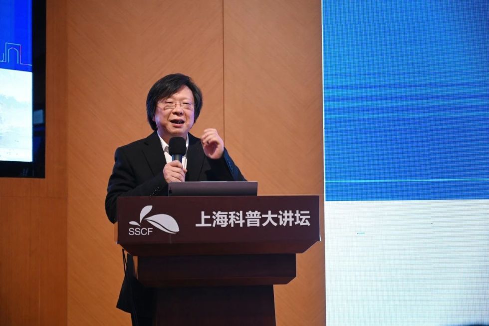 葛彤教授详细介绍了"海龙"深海无人遥控潜水器的体系架构,发展历程和