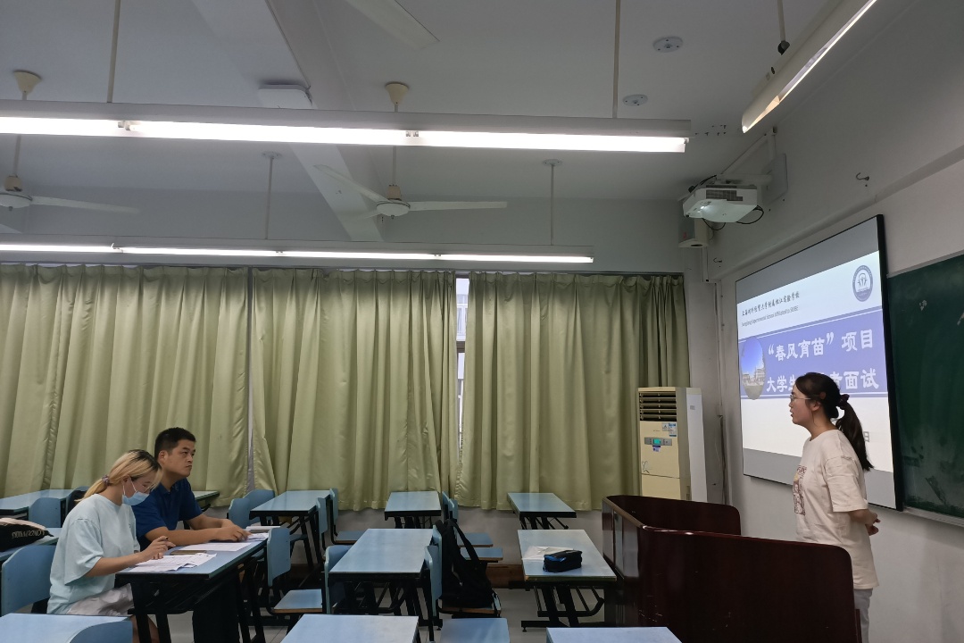 热点聚焦课后服务优秀案例上经贸大附校用活大学资源升级课后服务
