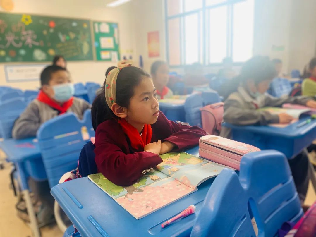 热点聚焦课后服务优秀案例上经贸大附校用活大学资源升级课后服务