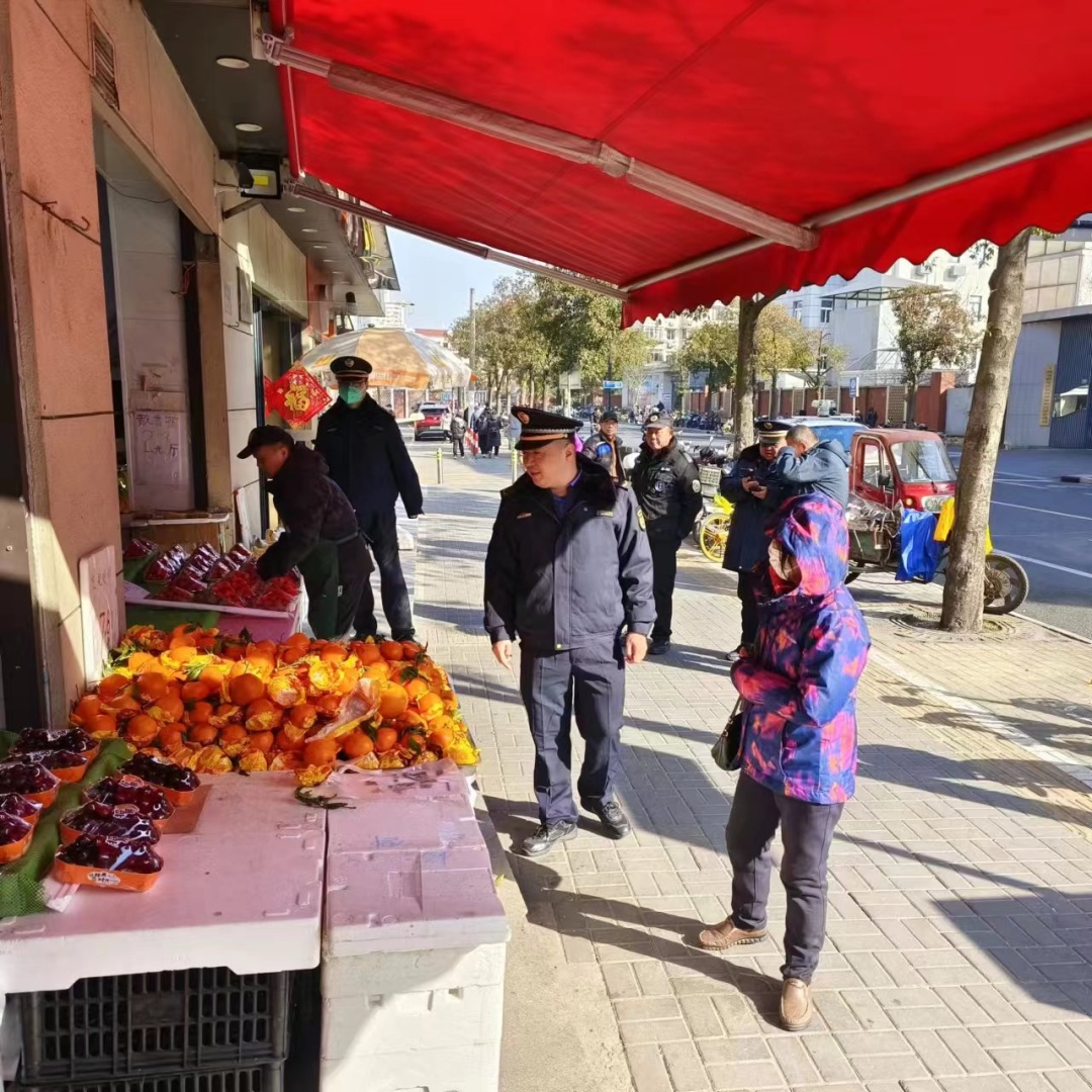 市容市貌换新颜芷江西路街道开展专项整治行动