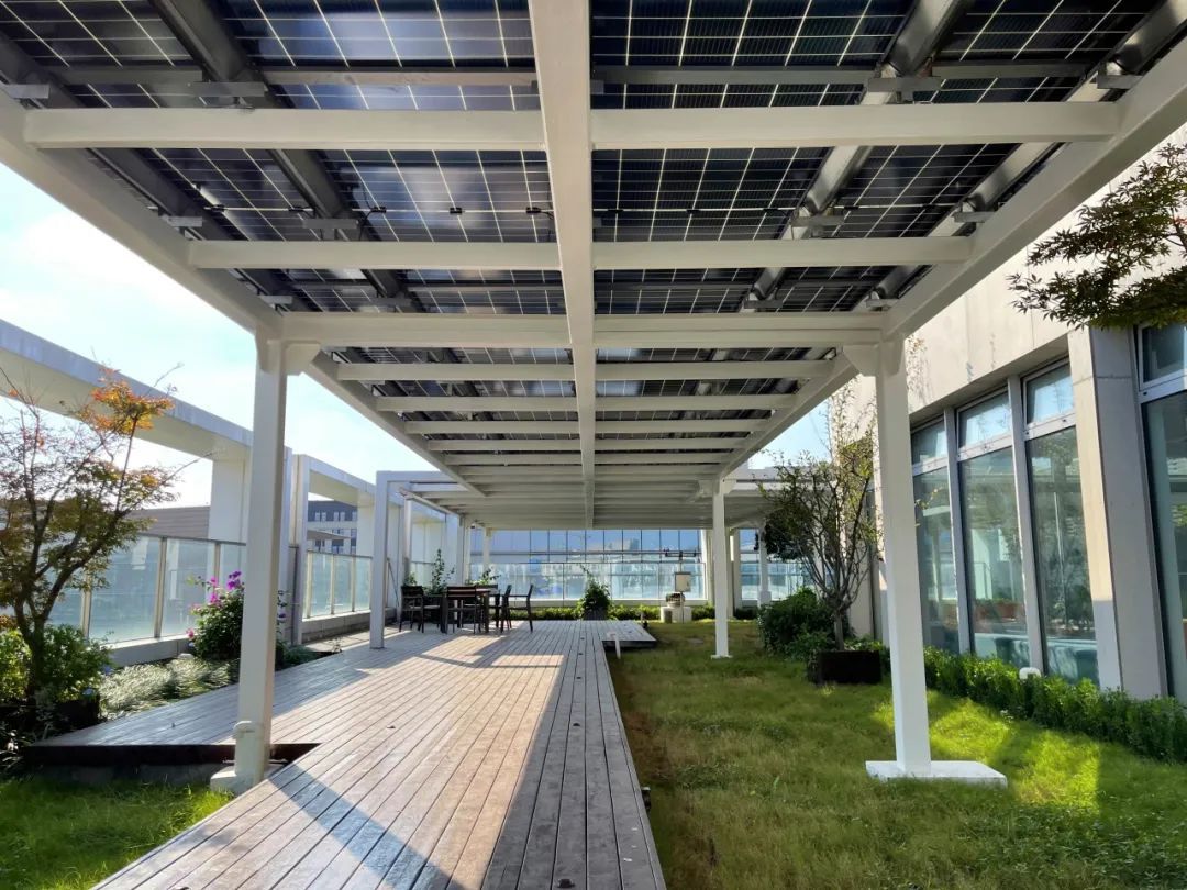 长宁这栋建筑的光储充柔系统正式投入运行