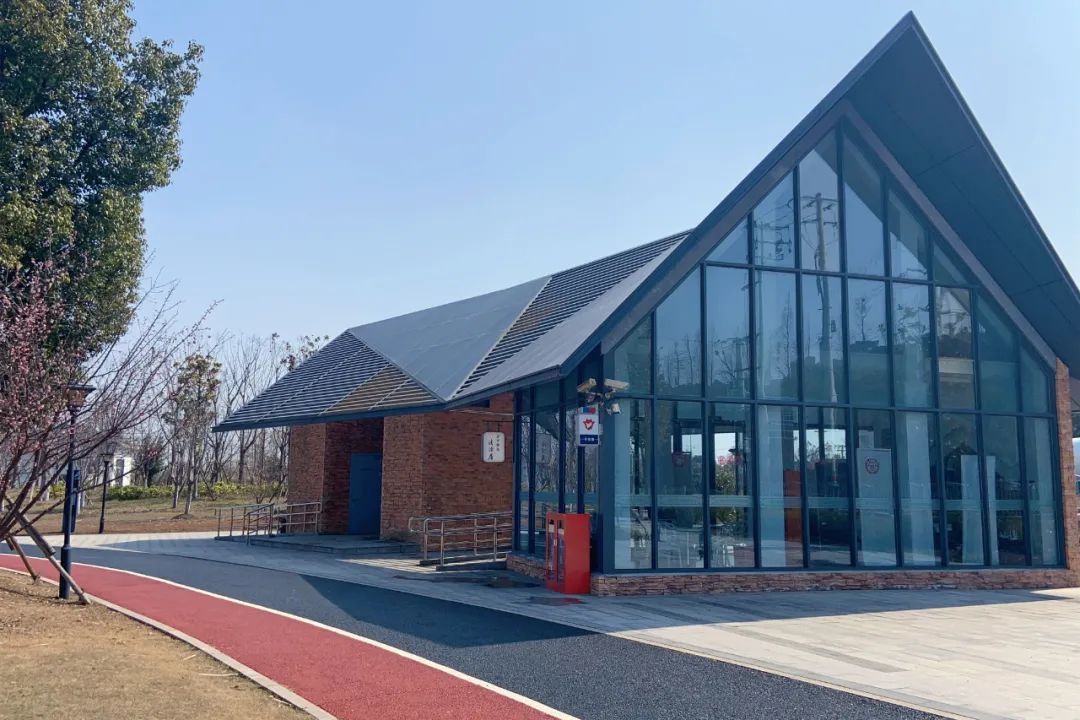 春与人宜邀您到青浦环城水系公园多座滨水驿站休憩赏景喝茶