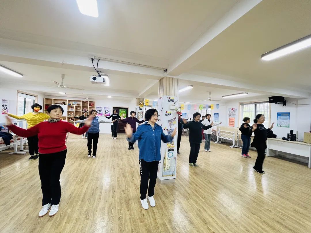 社区舞蹈排练活动