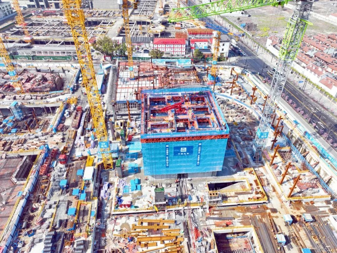 5天一层楼空中造楼机亮相杨浦滨江