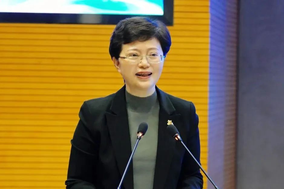 陈思群指出,市检察一分院全体干警要积极践行"高质效办好每一个案件"