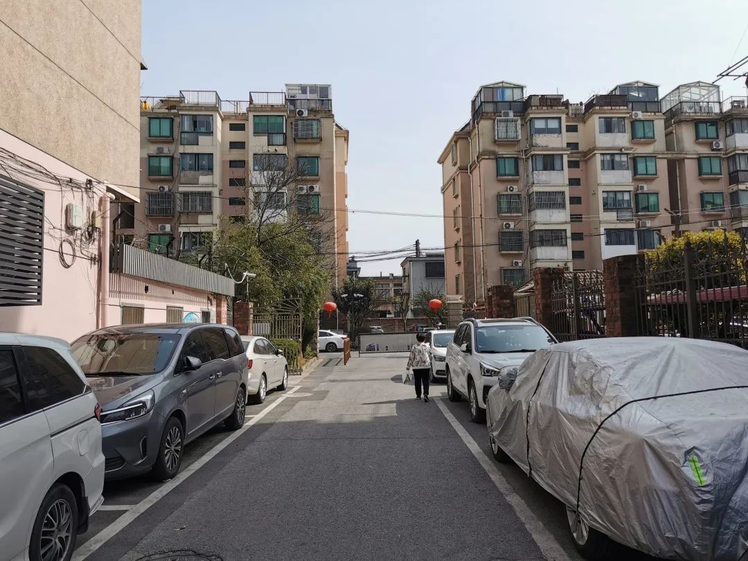 老小区的春天来了宝山这个居民区加装电梯实现零突破