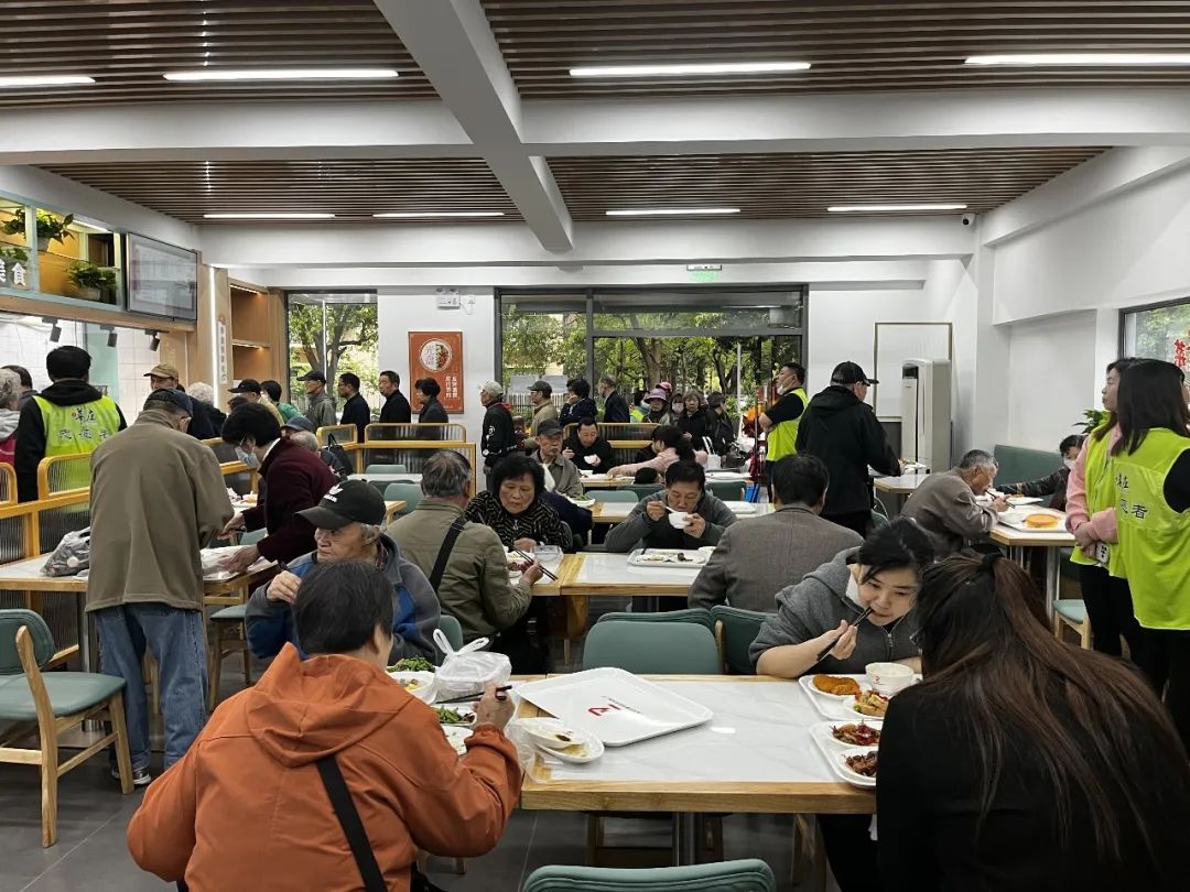 闵行这家社区食堂完成升级12日起试营业最低8折还有10元套餐