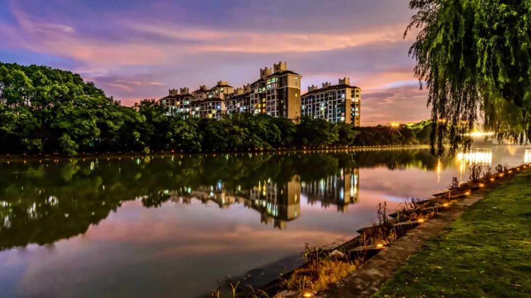 这么近那么美方松街道家门口的一隅美景藏不住啦