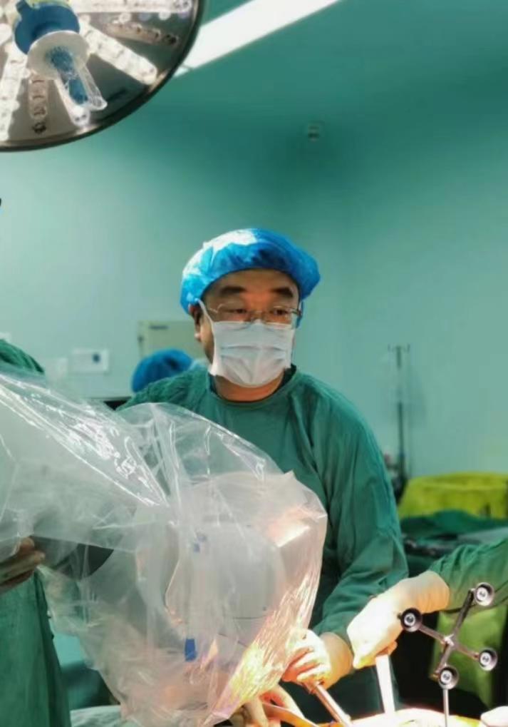 专访青大附院关节外科张海宁教授千余例机器人手术操作领航学科智慧化