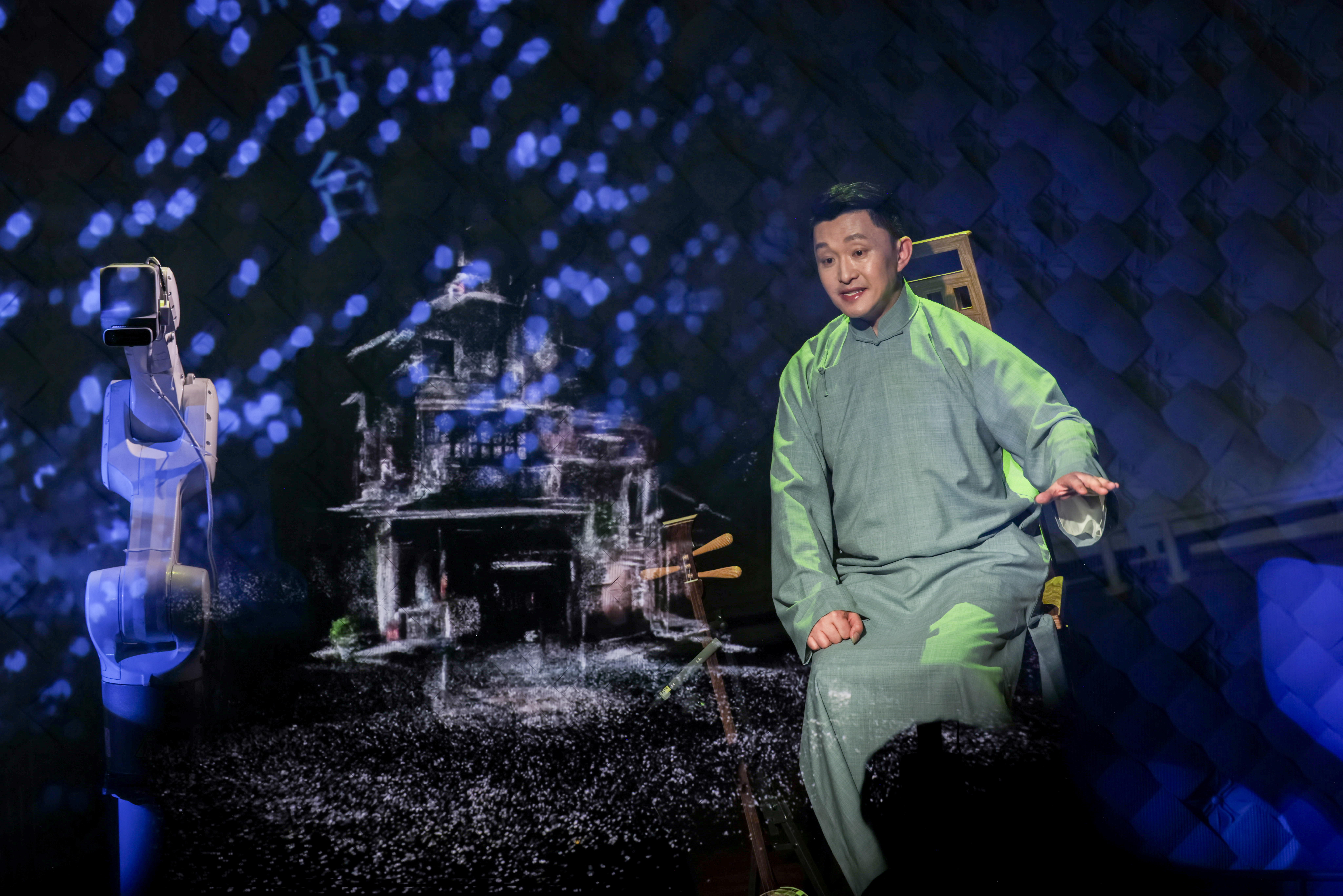 上海评弹团团长携手机械臂实现评弹与ai跨时空对话