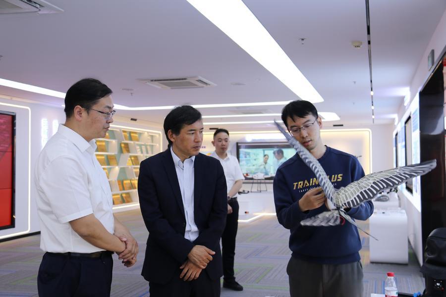 中国工程院外籍院士张建伟:大模型时代的具身智能,开启人机融合新时代_上观新闻