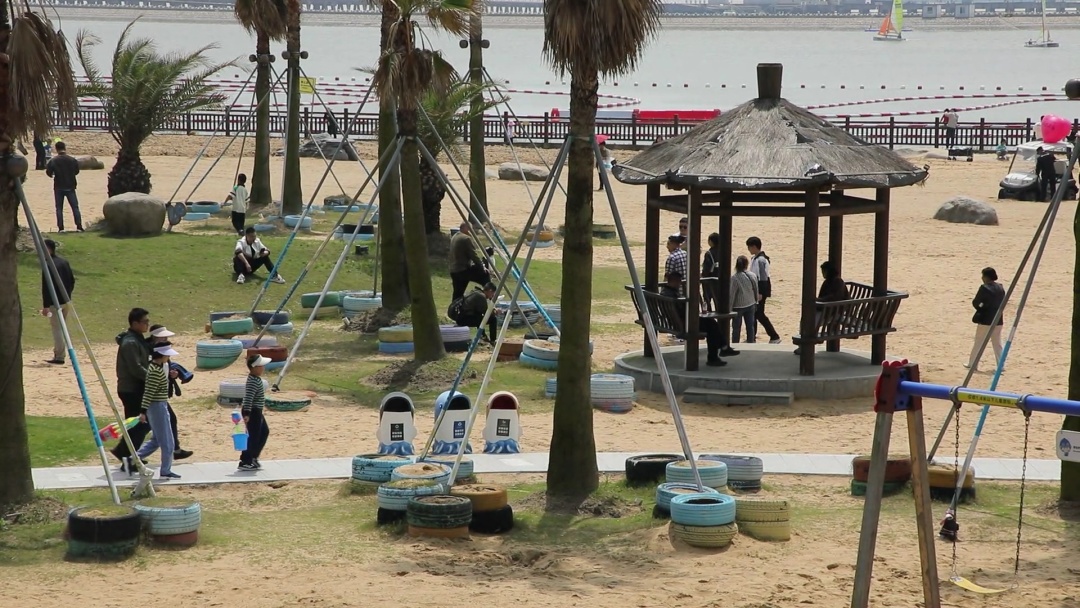 我的位置:>上观号>上海金山>文章详情> 今天,金山气温适宜,城市沙滩