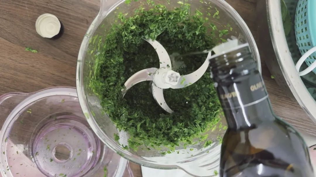 再也不怕蚊虫叮咬！教你自制清凉驱蚊艾叶薄荷膏，学起来→(图5)
