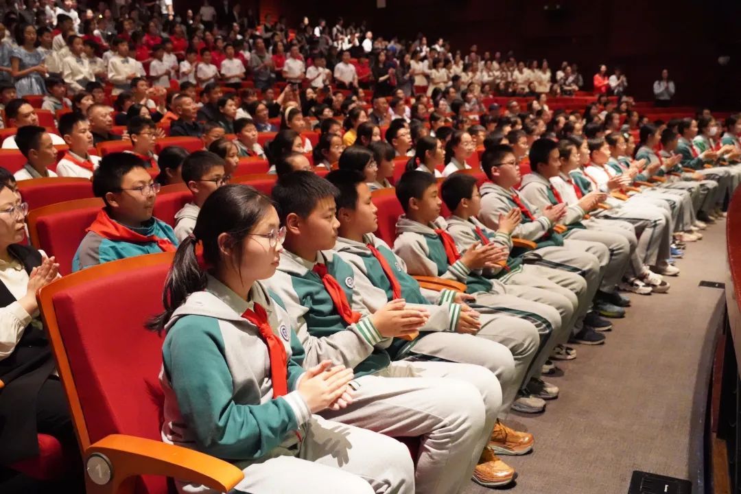 莘松中学领衔,13支学生合唱团登上专业舞台