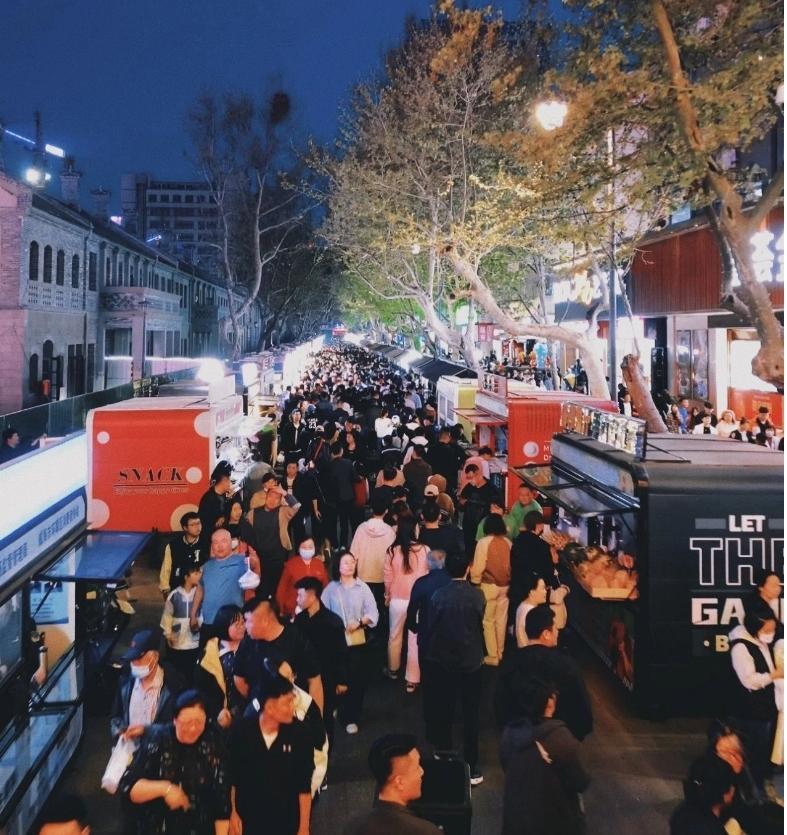 精读威海|大众日报关注东城路夜市在烟火气中的精致转变