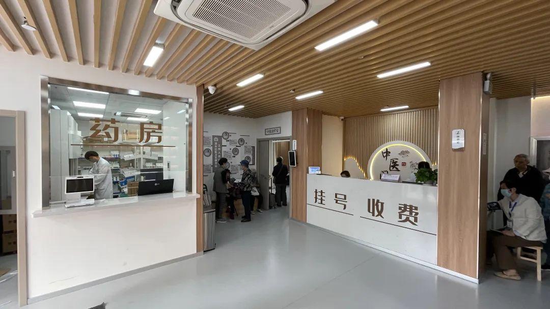 去年,徐汇区凌云街道社区卫生服务中心南迁后,街道北部的居民医疗资源