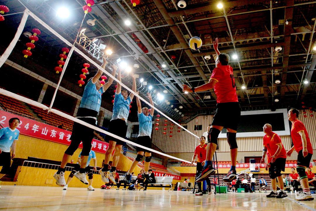 气排球热潮引领老年健身 山东省老年人气排球比赛在济宁收官