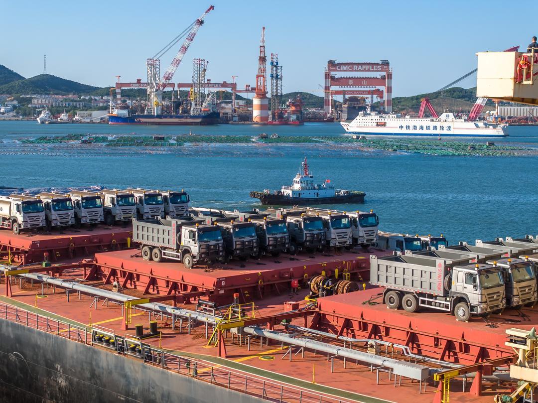 山东港口烟台港中非件杂货班轮发运量提前突破百万吨