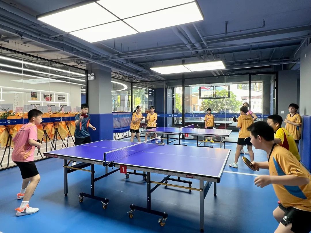 世界冠军重返虹口!虹口曹燕华乒乓球训练基地授牌