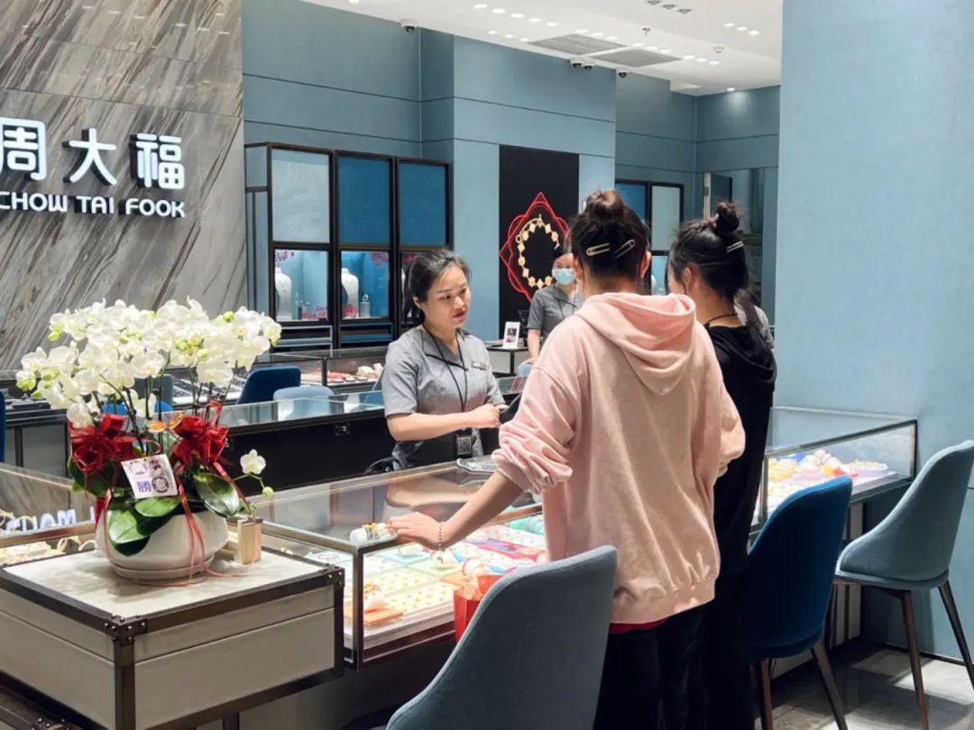 黄金价格再破新高，虹口市民购买意愿如何？_上观新闻