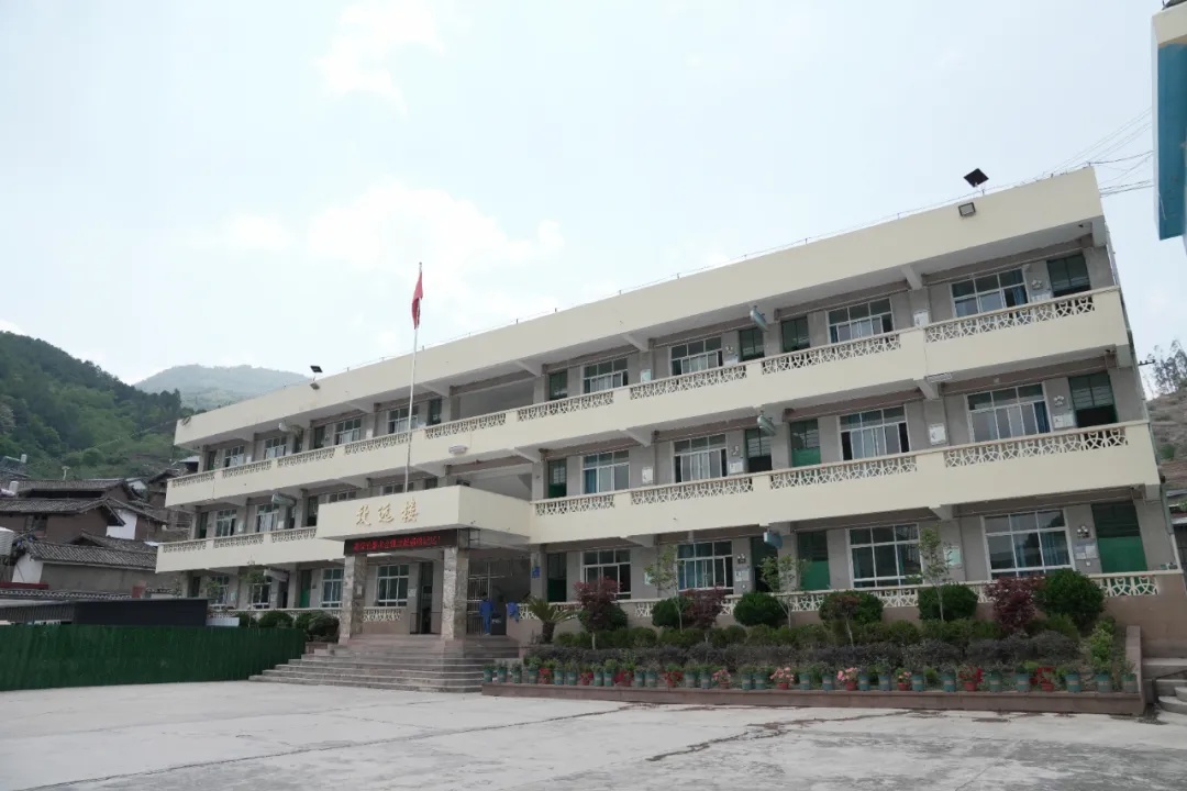 媒体聚焦 | "奋进,在希望的田野上"奉贤篇之一