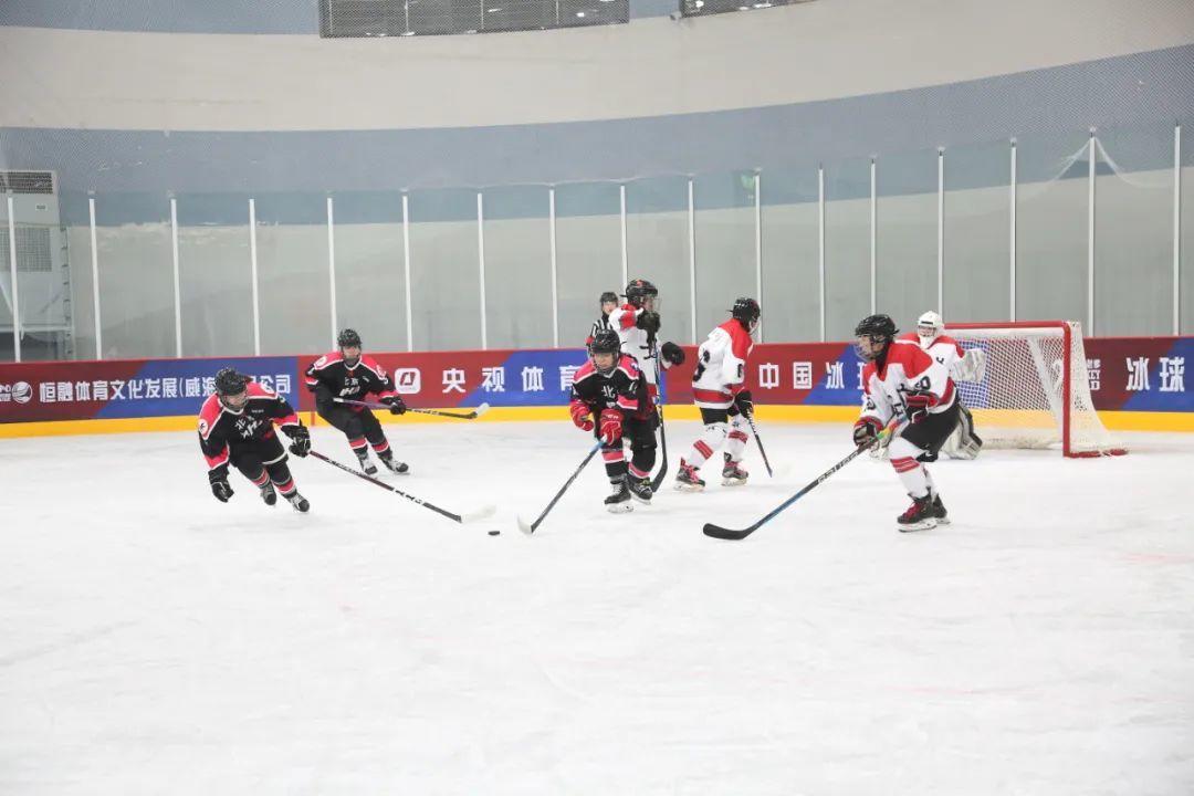 2024年全国女子冰球锦标赛在威海临港区开赛!将持续到6月9日