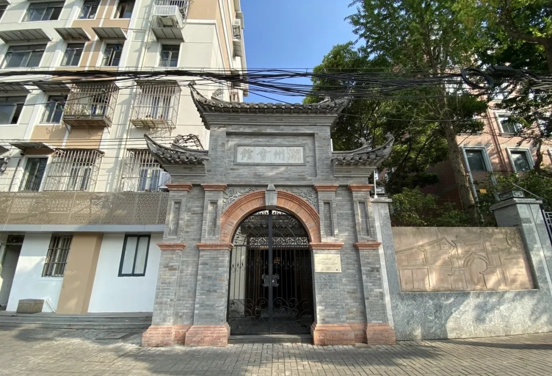 宝山路街道设两处高考"加油站"