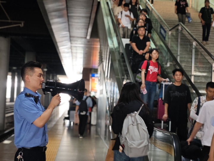 增开43列!长三角铁路今日预计发送300万人次